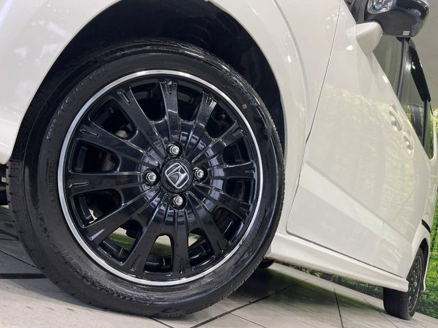 �y����15�C���`�A���~�z�C�[���z�O�ςɃ}�b�`���������A���~�z�C�[���𑕒����Ă���܂��B�e��ЊO�A���~�z�C�[����A�X�^�b�h���X�^�C�����戵�����Ă���܂��B���񂲑��k����������
