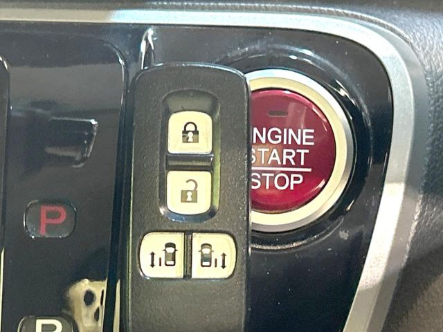 �yHonda�X�}�[�g�L�[�z�J�o����|�P�b�g�ɓ��ꂽ�܂܂ł��h�A�̎{���E�������\�ȃX�}�[�g�L�[�𑕔��B�G���W���̃I���E�I�t�����J�M�����o���K�v����������Ƃ��Ă��֗��ł���
