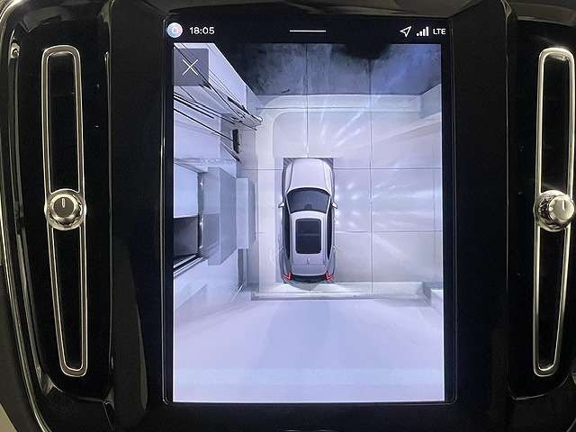 XC40ウルトラ B4 AWD 4WD