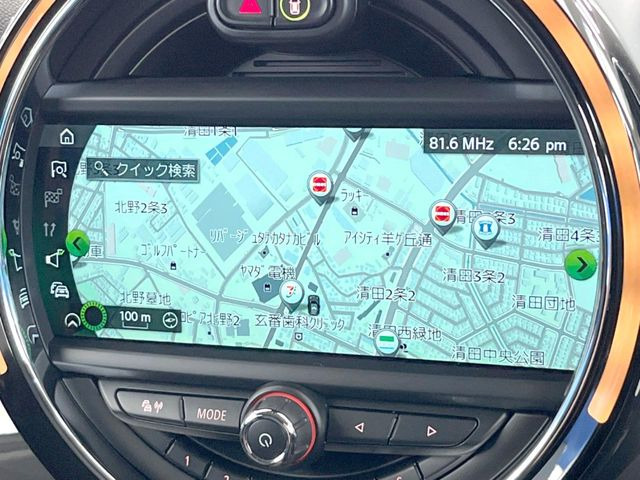 ●純正ナビ:一体感のあるナビは、高級感ある車内を演出してくれます。オーディオ機能も充実しておりますので、運転もより楽しめます♪