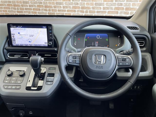 フリード1.5 e:HEV クロスター 4WD