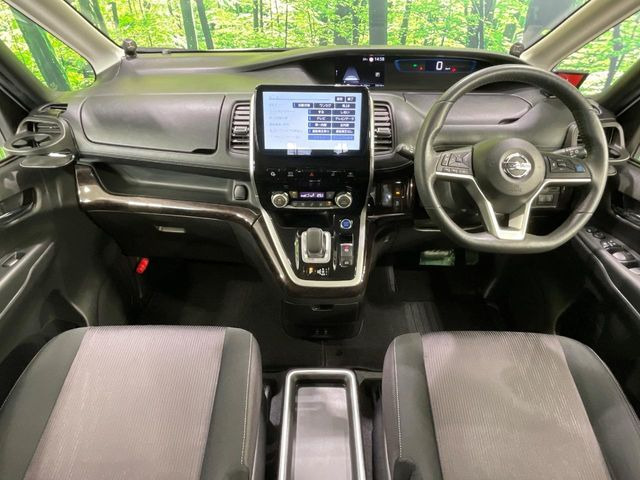 セレナ1.2 e-POWER ハイウェイスターV