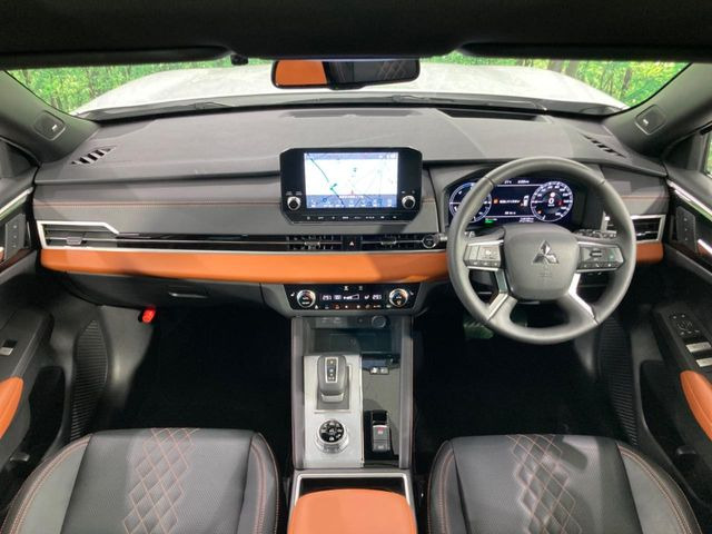 アウトランダーPHEV 2.4 P 4WD