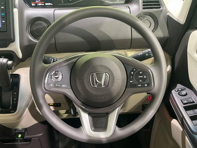 �y�X�e�A�����O�X�C�b�`�z�^�]���A�O������ڐ������炷���ƂȂ��A�I�[�f�B�I���̑��삪�\�ȕ֗��@�\!���S&���K�ȃh���C�u�����o���Ă���܂���