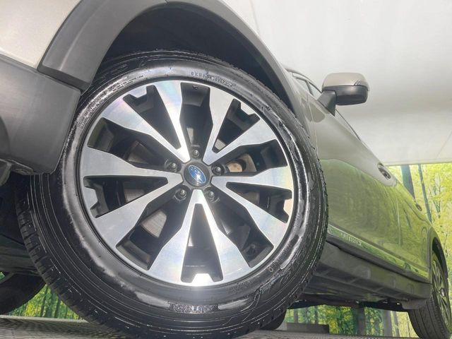 �y�����A���~�z�C�[���z�O�ςɃ}�b�`���������A���~�z�C�[���𑕒����Ă���܂��B�e��ЊO�A���~�z�C�[����A�X�^�b�h���X�^�C�����戵�����Ă���܂��B���񂲑��k����������