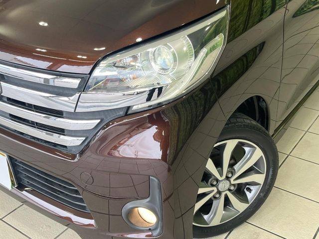 �yLED�w�b�h���C�g�z���V����ԑ��s�����ǍD�Ȏ��E���m�ۂ����S���ĉ^�]�ł��鍂�P�xLED�w�b�h���C�g�𑕔�!�_�����x�������A����d�͂��}�����Ă��܂��B