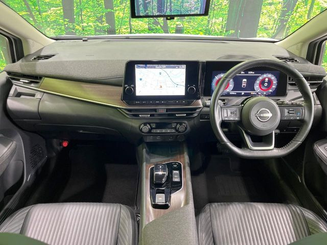 ノートオーラ1.2 G FOUR レザーエディション 4WD