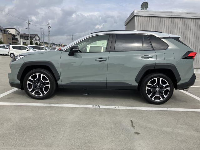 RAV42.0 アドベンチャー 4WD