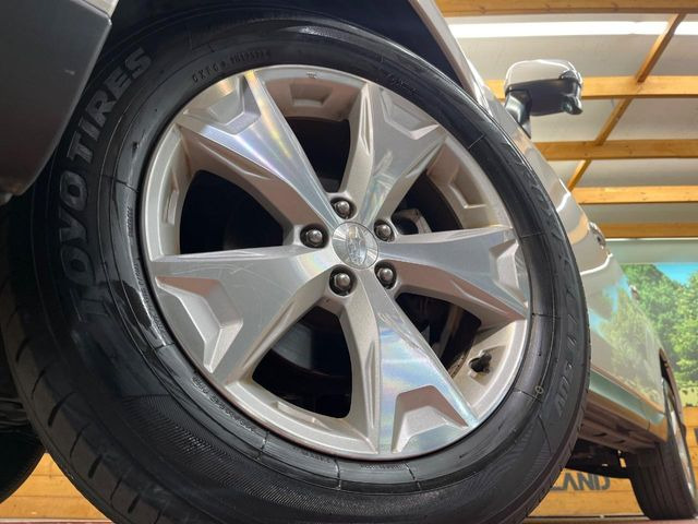 �y����17�C���`�A���~�z�C�[���z�O�ςɃ}�b�`���������A���~�z�C�[���𑕒����Ă���܂��B�e��ЊO�A���~�z�C�[����A�X�^�b�h���X�^�C�����戵�����Ă���܂��B���񂲑��k����������