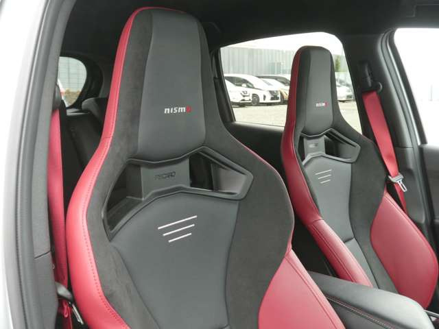 ノートオーラ1.2 NISMO チューンド e-POWER 4WD
