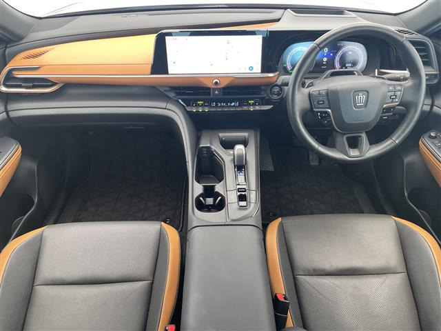 クラウンクロスオーバー2.4 RS アドバンスト E-Four advanced 4WD
