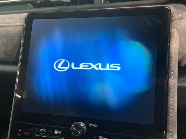 �y9.8�C���` �f�B�X�v���C�I�[�f�B�I�z���ʂ̃f�B�X�v���C��AppleCarPlay��AndroidAuto�����p�\�B�傫�ȉ�ʂŃX�}�z�i�r�A�v���������p���������܂���