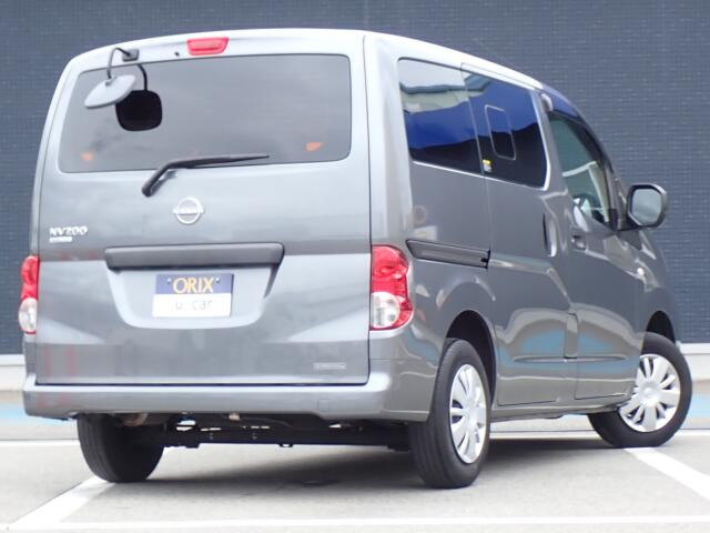 オリックス認定中古車は厳選した上質な車輌のみをお届け致します。全車にプロの職人による徹底した内外装の清掃、磨き上げ処理を施しております。