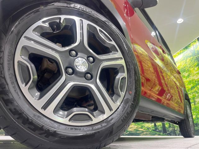 �y�����A���~�z�C�[���z�O�ςɃ}�b�`���������A���~�z�C�[���𑕒����Ă���܂��B�e��ЊO�A���~�z�C�[����A�X�^�b�h���X�^�C�����戵�����Ă���܂��B���񂲑��k����������