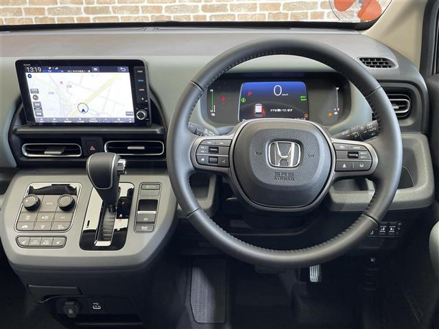 フリード1.5 e:HEV クロスター 4WD