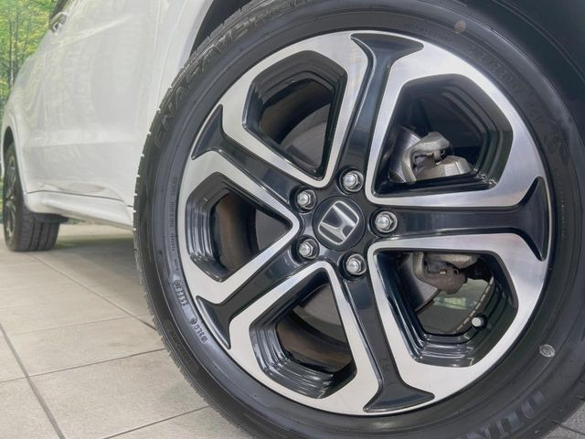 �y����17�C���`�A���~�z�C�[���z�O�ςɃ}�b�`���������A���~�z�C�[���𑕒����Ă���܂��B�e��ЊO�A���~�z�C�[����A�X�^�b�h���X�^�C�����戵�����Ă���܂��B���񂲑��k����������