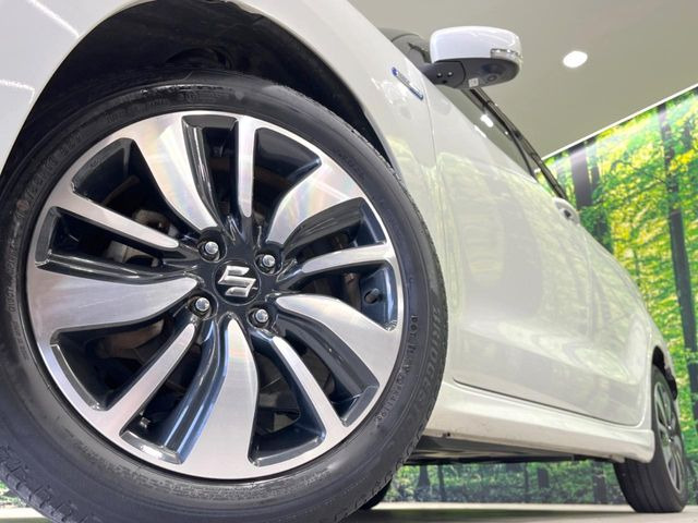 �y����16�C���`�A���~�z�C�[���z�O�ςɃ}�b�`���������A���~�z�C�[���𑕒����Ă���܂��B�e��ЊO�A���~�z�C�[����A�X�^�b�h���X�^�C�����戵�����Ă���܂��B���񂲑��k����������