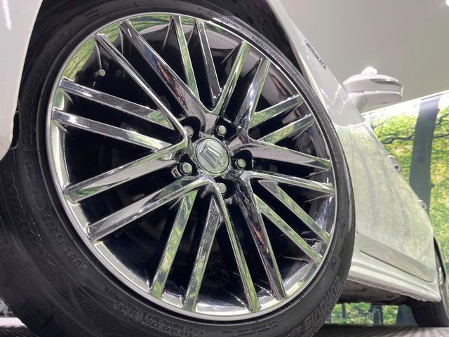 �y�����I�v�V����18�C���`�A���~�z�C�[���z�����I�v�V�����z�C�[���𑕒��B���s���\�̌���ɉ����A�O�ς����X�^�C���b�V���ɂȂ��Ă��܂��B