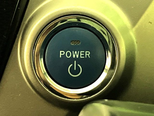 �y�X�}�[�g�L�[�z�J�o����|�P�b�g�ɓ��ꂽ�܂܂ł��h�A�̎{���E�������\�ȃX�}�[�g�L�[�𑕔��B�G���W���̃I���E�I�t�����J�M�����o���K�v����������Ƃ��Ă��֗��ł���