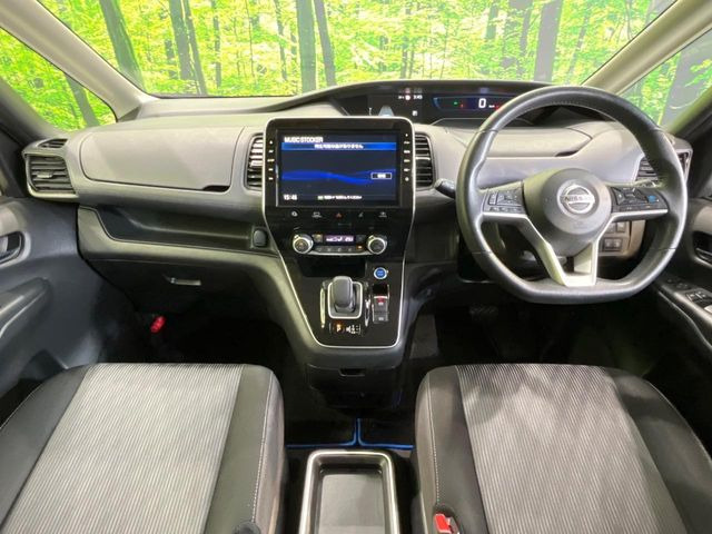 セレナ1.2 e-POWER ハイウェイスターV
