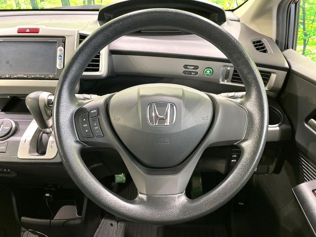 �y�X�e�A�����O�X�C�b�`�z�^�]���A�O������ڐ������炷���ƂȂ��A�I�[�f�B�I���̑��삪�\�ȕ֗��@�\!���S&���K�ȃh���C�u�����o���Ă���܂���