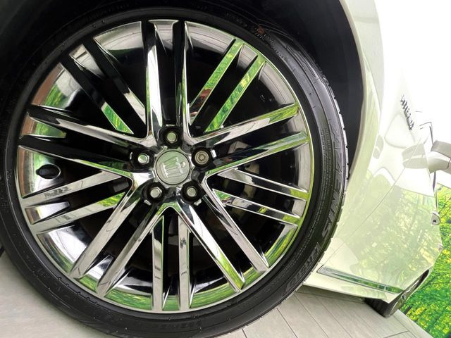 �y�����I�v�V����18�C���`�A���~�z�C�[���z�����I�v�V�����z�C�[���𑕒��B���s���\�̌���ɉ����A�O�ς����X�^�C���b�V���ɂȂ��Ă��܂��B