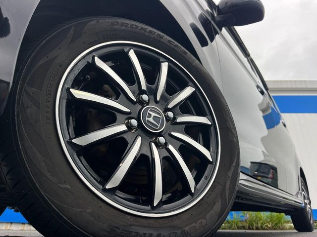 �y����14�C���`�A���~�z�C�[���z�O�ςɃ}�b�`���������A���~�z�C�[���𑕒����Ă���܂��B�e��ЊO�A���~�z�C�[����A�X�^�b�h���X�^�C�����戵�����Ă���܂��B���񂲑��k����������
