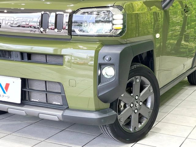 �C���e���A�ɍ��킹���f�U�C���̃X�e�A�����O�́A�^�]�������̂��Ƃ��l���A�^�]���₷���`��A�傫���ł��B�����x�A���ۂɐG���Ă��m���߂��������B