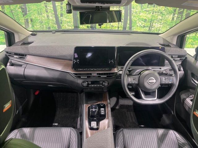 ノートオーラ1.2 G FOUR レザーエディション 4WD