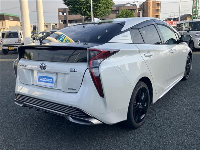 プリウス1.8 S ツーリングセレクション E-Four 4WD