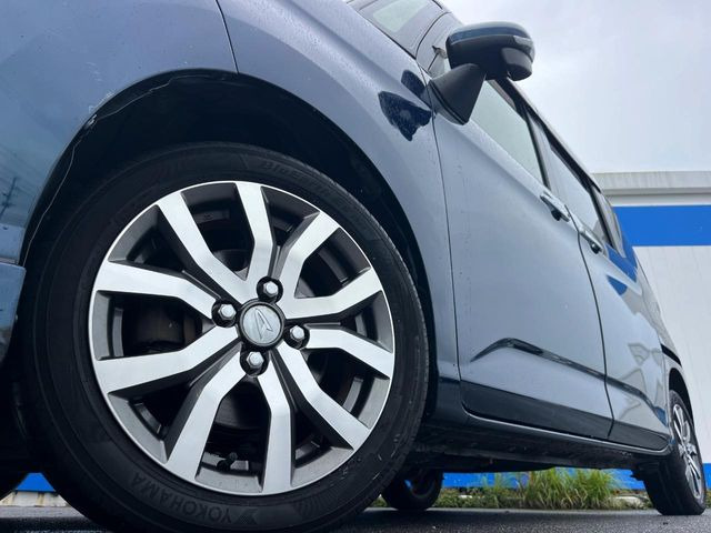�y�����A���~�z�C�[���z�O�ςɃ}�b�`���������A���~�z�C�[���𑕒����Ă���܂��B�e��ЊO�A���~�z�C�[����A�X�^�b�h���X�^�C�����戵�����Ă���܂��B���񂲑��k����������