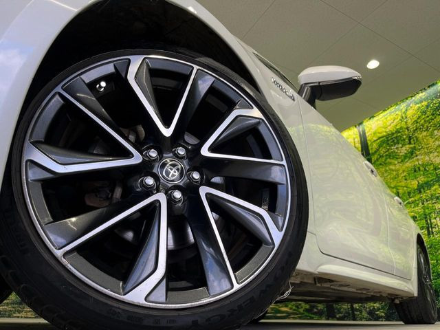 �y����18�C���`�A���~�z�C�[���z�O�ςɃ}�b�`���������A���~�z�C�[���𑕒����Ă���܂��B�e��ЊO�A���~�z�C�[����A�X�^�b�h���X�^�C�����戵�����Ă���܂��B���񂲑��k����������