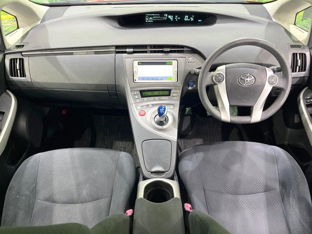プリウス1.8 S
