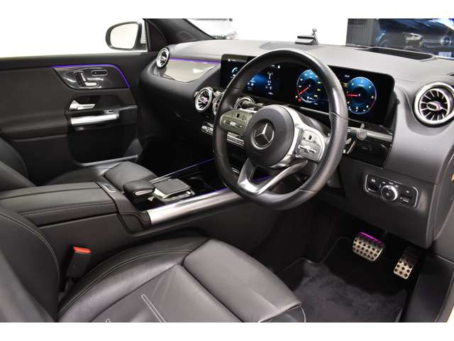 GLAクラスGLA200d 4マチック AMGライン 4WD