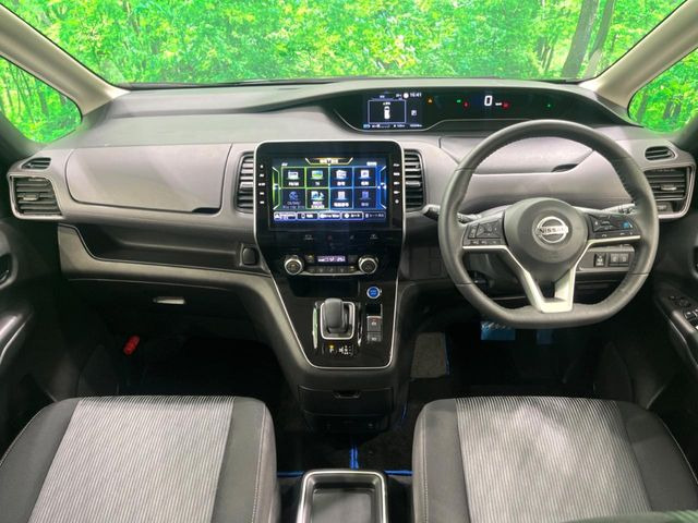 セレナ1.2 e-POWER ハイウェイスターV