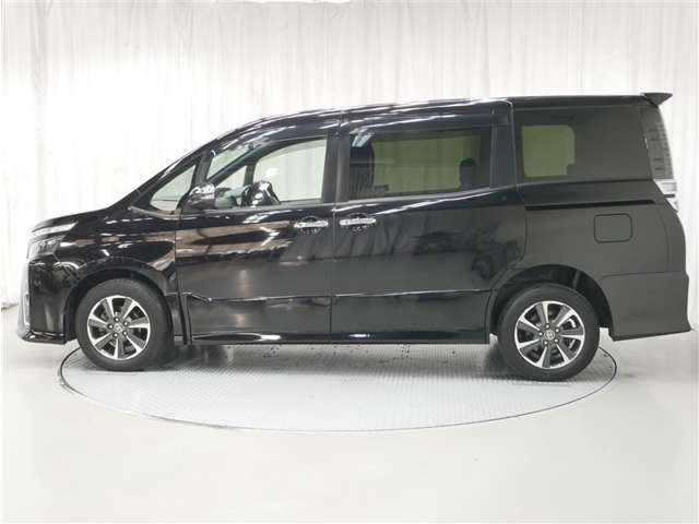 ヴォクシー2.0 ZS 煌II 4WD
