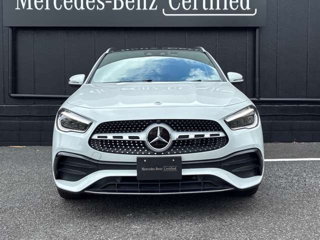GLAクラスGLA200d 4マチック AMGラインパッケージ 4WD
