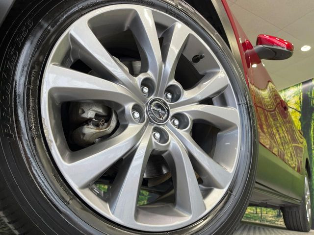 �y����18�C���`�A���~�z�C�[���z�O�ςɃ}�b�`���������A���~�z�C�[���𑕒����Ă���܂��B�e��ЊO�A���~�z�C�[����A�X�^�b�h���X�^�C�����戵�����Ă���܂��B���񂲑��k����������
