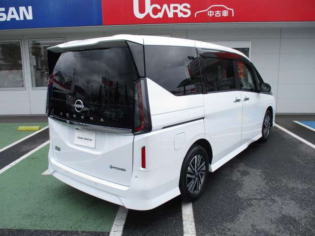 セレナ1.4 e-POWER ハイウェイスターV