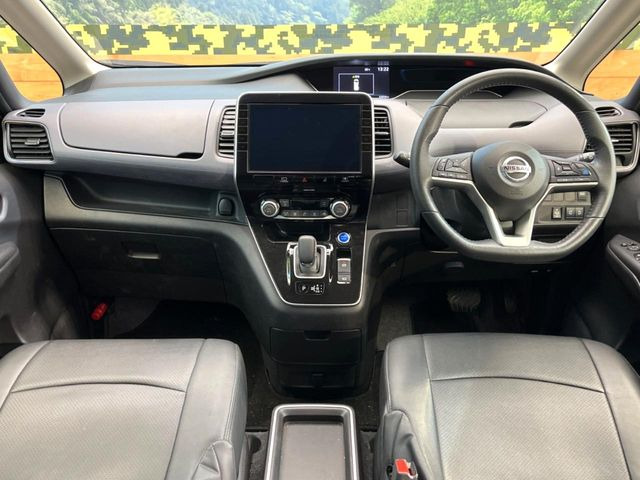 セレナ1.2 e-POWER ハイウェイスターV