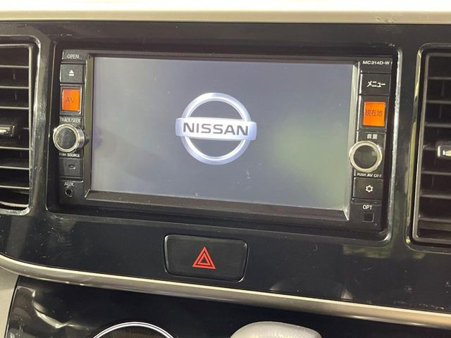 �y�����i�r�z�l�C�̏����i�r�𑕔����Ă���܂��B�i�r�̎g���₷���͂������A�I�[�f�B�I�@�\���[��!�L�����v�◷�s�͂������A�ʋ΂┃�����ȂǕ��i�̃h���C�u���y�����Ȃ�͂���