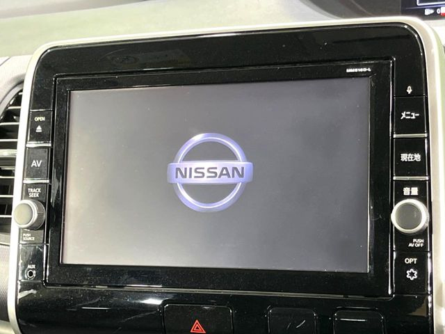 【純正ナビ】人気の純正ナビを装備。オーディオ機能も充実しており、Bluetooth接続すればお持ちのスマホやMP3プレイヤーの音楽を再生可能!毎日の運転がさらに楽しくなります!!