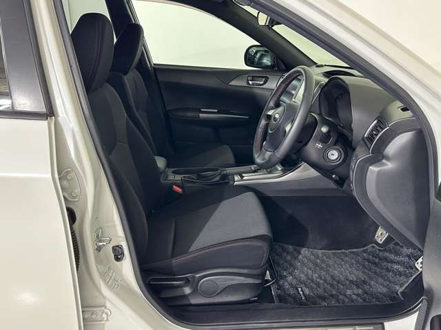 インプレッサハッチバック1.5 i-S リミテッド 4WD