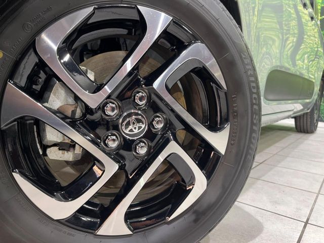 �y����15�C���`�A���~�z�C�[���z�O�ςɃ}�b�`���������A���~�z�C�[���𑕒����Ă���܂��B�e��ЊO�A���~�z�C�[����A�X�^�b�h���X�^�C�����戵�����Ă���܂��B���񂲑��k����������