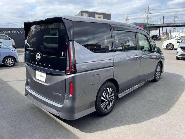 セレナ1.4 e-POWER ハイウェイスターV