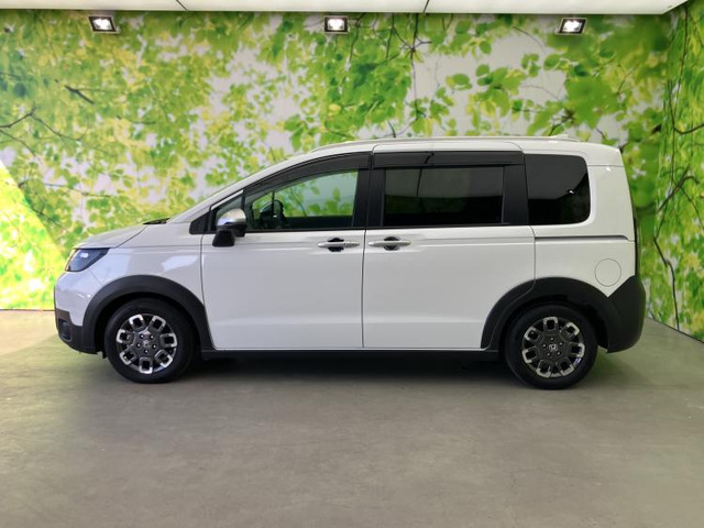 フリード1.5 ハイブリッド クロスター