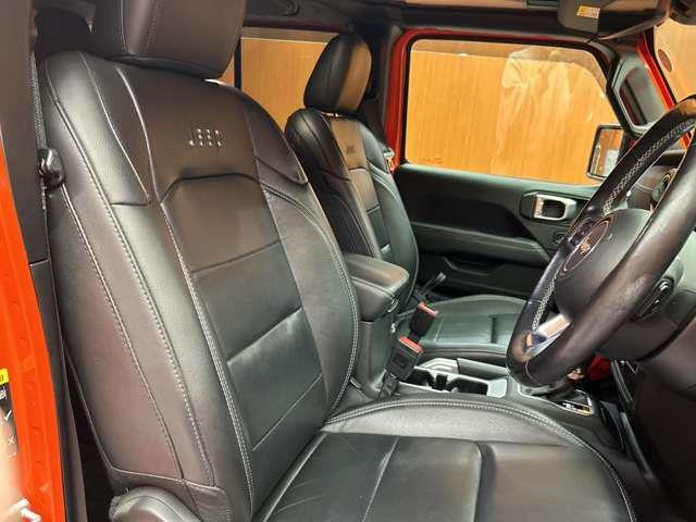 ラングラーアンリミテッド サハラ スカイワンタッチパワートップ 4WD