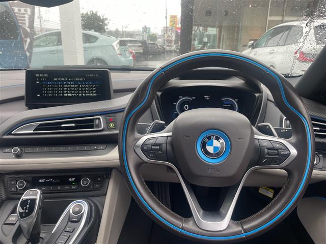 i8