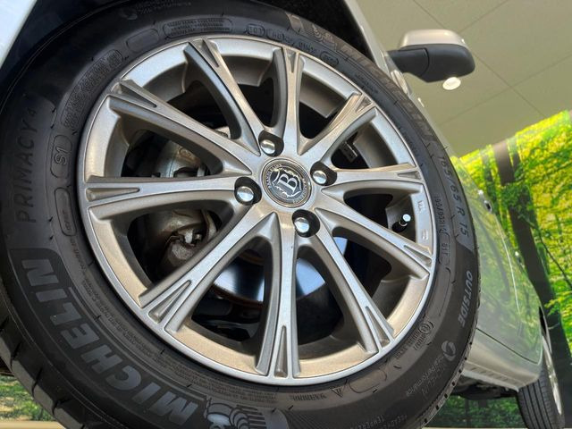 �y15�C���`�A���~�z�C�[���z�O�ςɃ}�b�`�����A���~�z�C�[���𑕒����Ă���܂��B�e��A���~�z�C�[����A�X�^�b�h���X�^�C�����戵�����Ă���܂��B���񂲑��k����������