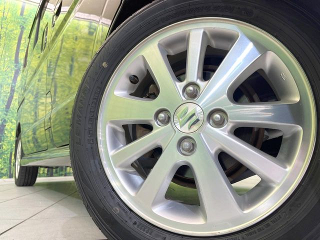 �y�����C���`�A���~�z�C�[���z�O�ςɃ}�b�`���������A���~�z�C�[���𑕒����Ă���܂��B�e��ЊO�A���~�z�C�[����A�X�^�b�h���X�^�C�����戵�����Ă���܂��B���񂲑��k����������